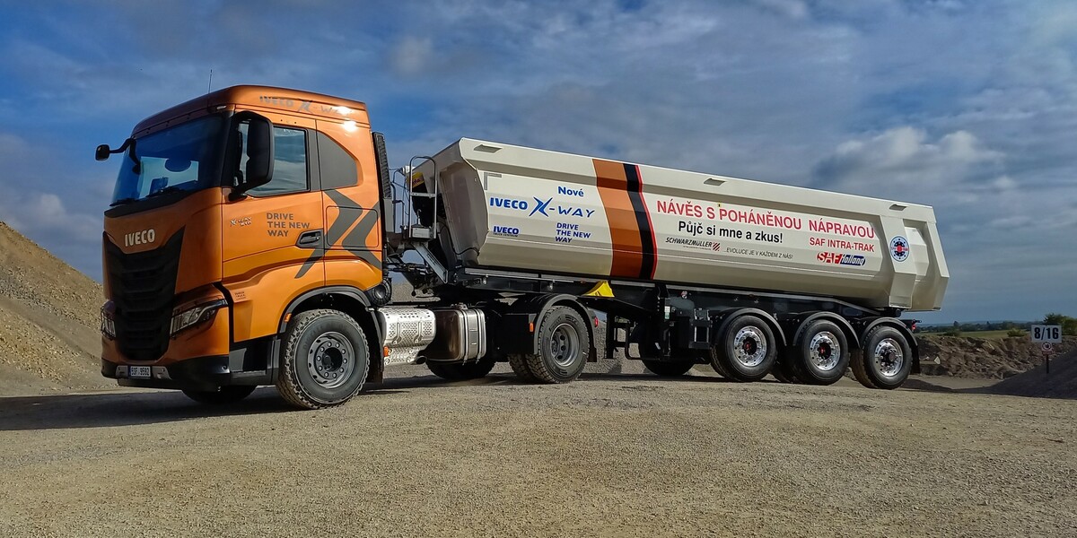 PEDSTAVEN STAVEBNHO TAHAE IVECO X-WAY+NVS S HYDRO POHONEM SCHWARZMULLER